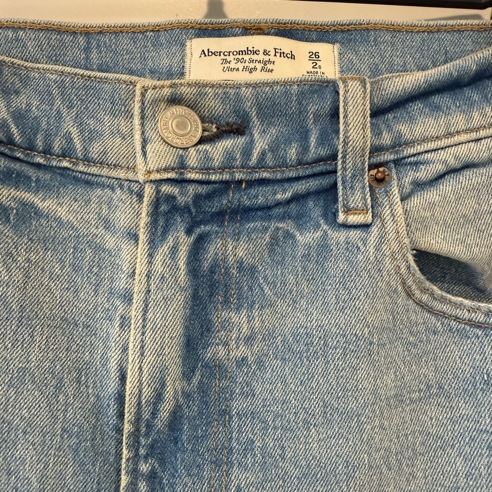 Abercrombie 90’s Straight Jean - Picture 2 of 5